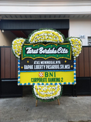Papan Bunga Duka di Montong Gading